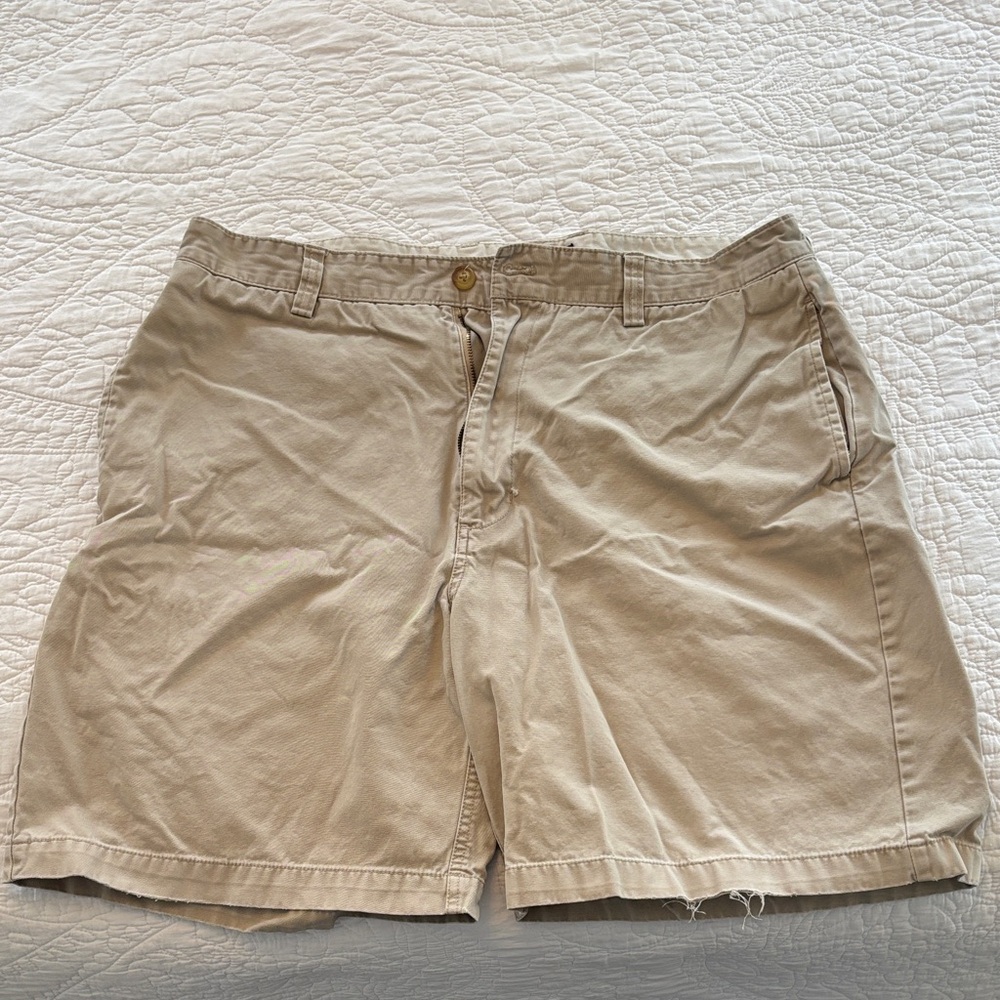 Chaps Men's Beige Flat Front Shorts - 36